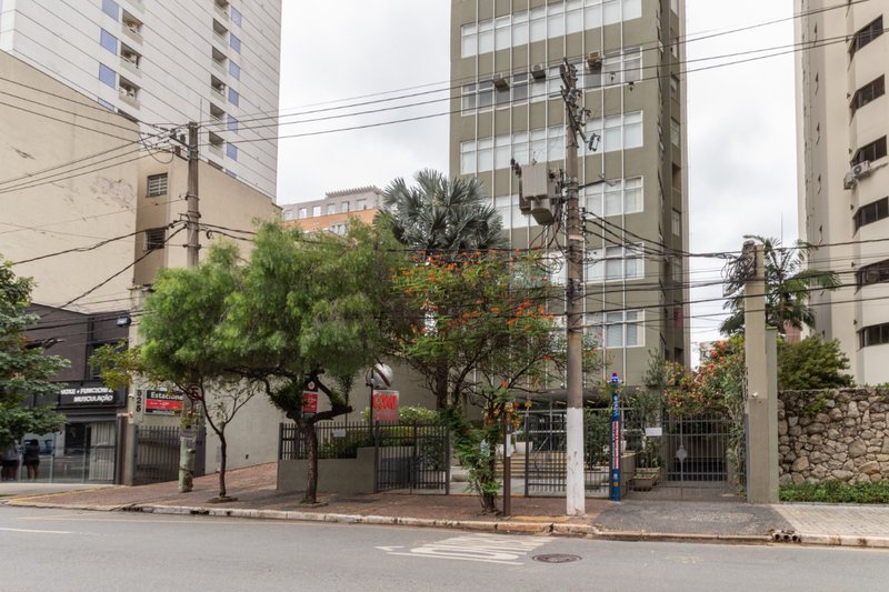 Conjunto Comercial 103m² na Vila Nova Conceição Rua Afonso Braz São Paulo - 
