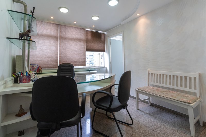 Conjunto Comercial 103m² na Vila Nova Conceição Rua Afonso Braz São Paulo - 