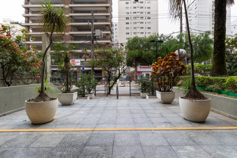 Conjunto Comercial 103m² na Vila Nova Conceição Rua Afonso Braz São Paulo - 