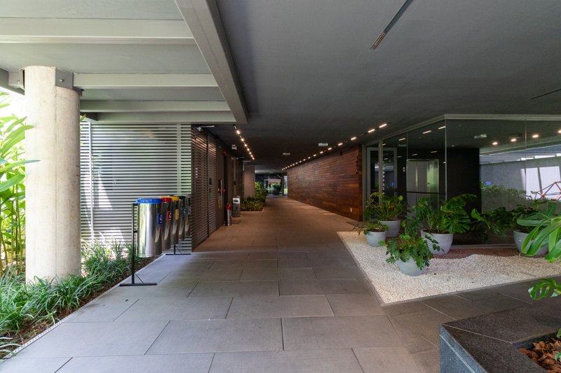 Apartamento na Cidade Jardim com 84m² 1 suíte 1 vaga Rua Itapé-acu São Paulo - 