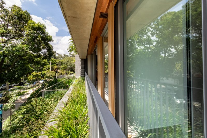 Apartamento na Cidade Jardim com 84m² 1 suíte 1 vaga Rua Itapé-acu São Paulo - 