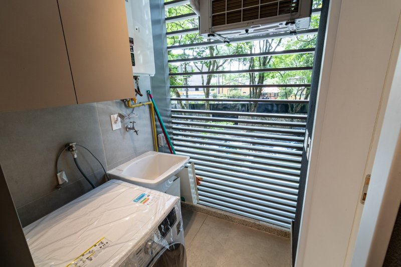 Apartamento na Cidade Jardim com 84m² 1 suíte 1 vaga Rua Itapé-acu São Paulo - 
