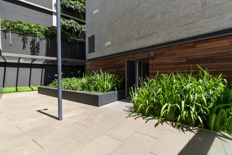 Apartamento na Cidade Jardim com 84m² 1 suíte 1 vaga Rua Itapé-acu São Paulo - 