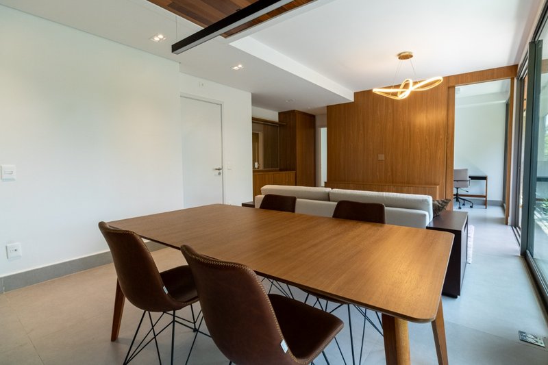 Apartamento na Cidade Jardim com 84m² 1 suíte 1 vaga Rua Itapé-acu São Paulo - 