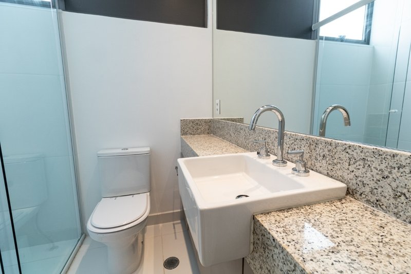 Apartamento na Cidade Jardim com 84m² 1 suíte 1 vaga Rua Itapé-acu São Paulo - 