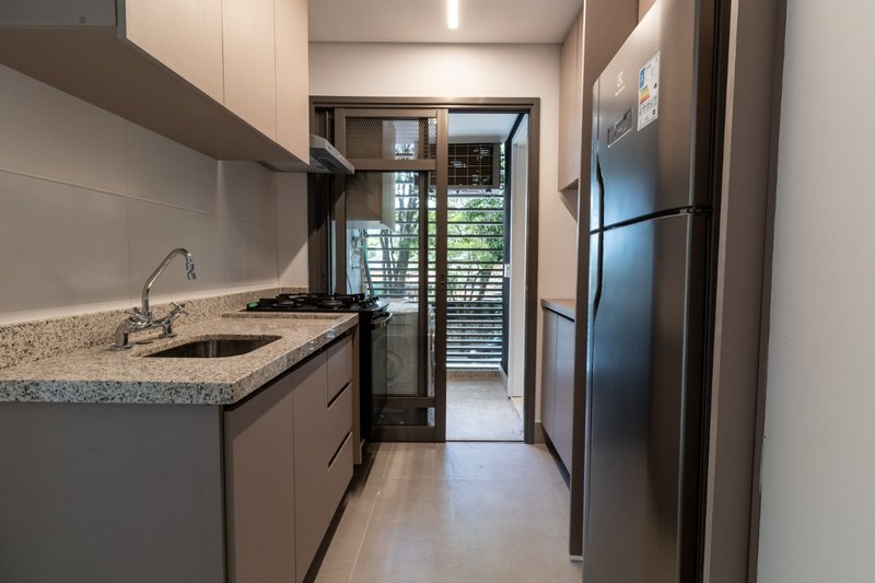 Apartamento na Cidade Jardim com 84m² 1 suíte 1 vaga Rua Itapé-acu São Paulo - 