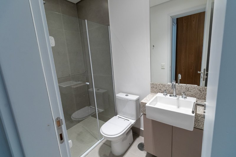 Apartamento na Cidade Jardim com 84m² 1 suíte 1 vaga Rua Itapé-acu São Paulo - 