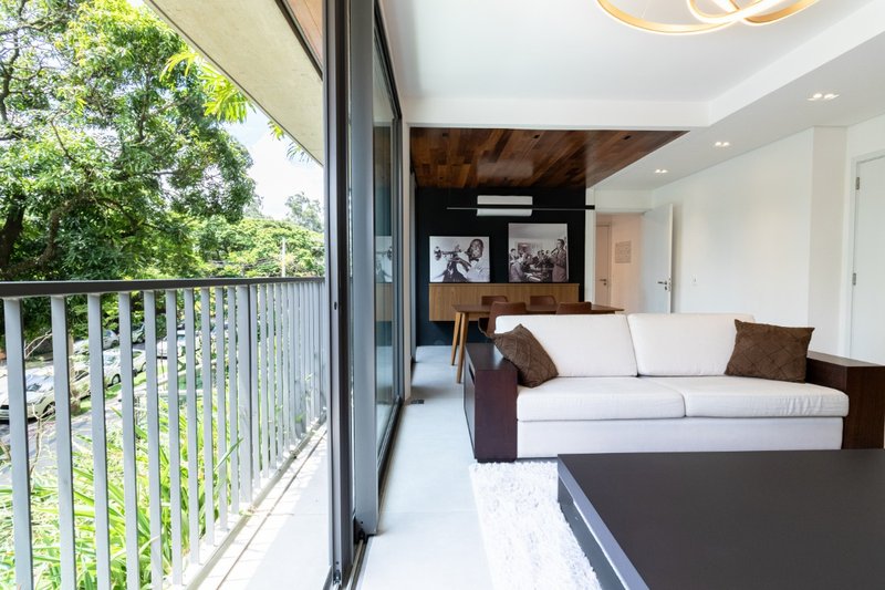 Apartamento na Cidade Jardim com 84m² 1 suíte 1 vaga Rua Itapé-acu São Paulo - 
