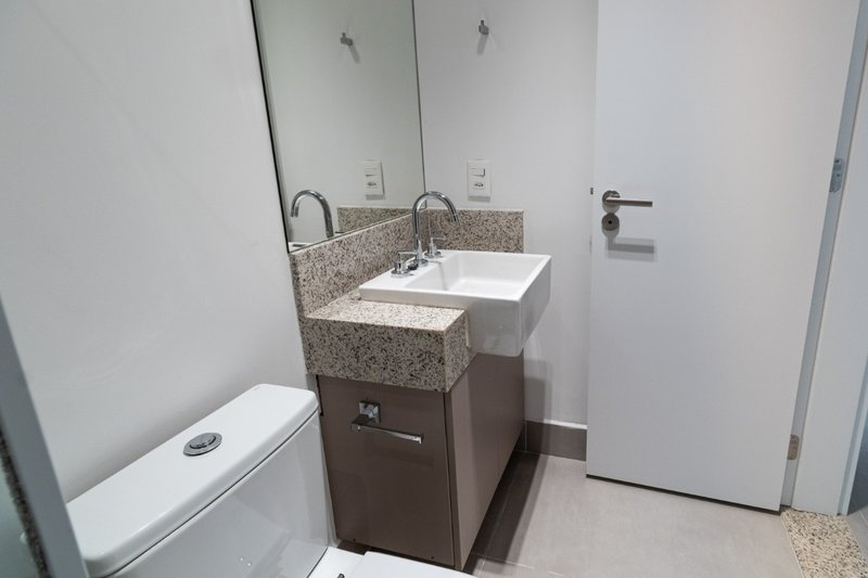 Apartamento na Cidade Jardim com 84m² 1 suíte 1 vaga Rua Itapé-acu São Paulo - 