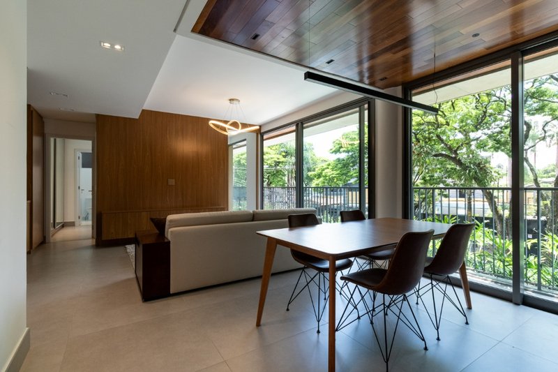 Apartamento na Cidade Jardim com 84m² 1 suíte 1 vaga Rua Itapé-acu São Paulo - 
