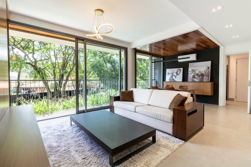 Apartamento na Cidade Jardim com 84m² 1 suíte 1 vaga Rua Itapé-acu São Paulo - 