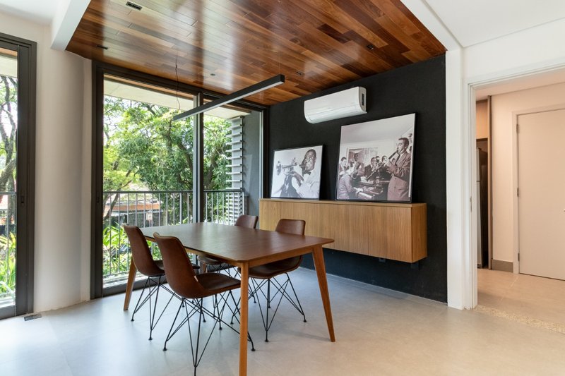 Apartamento na Cidade Jardim com 84m² 1 suíte 1 vaga Rua Itapé-acu São Paulo - 