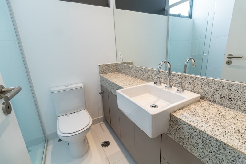 Apartamento na Cidade Jardim com 84m² 1 suíte 1 vaga Rua Itapé-acu São Paulo - 