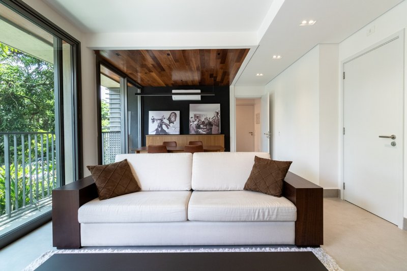 Apartamento na Cidade Jardim com 84m² 1 suíte 1 vaga Rua Itapé-acu São Paulo - 