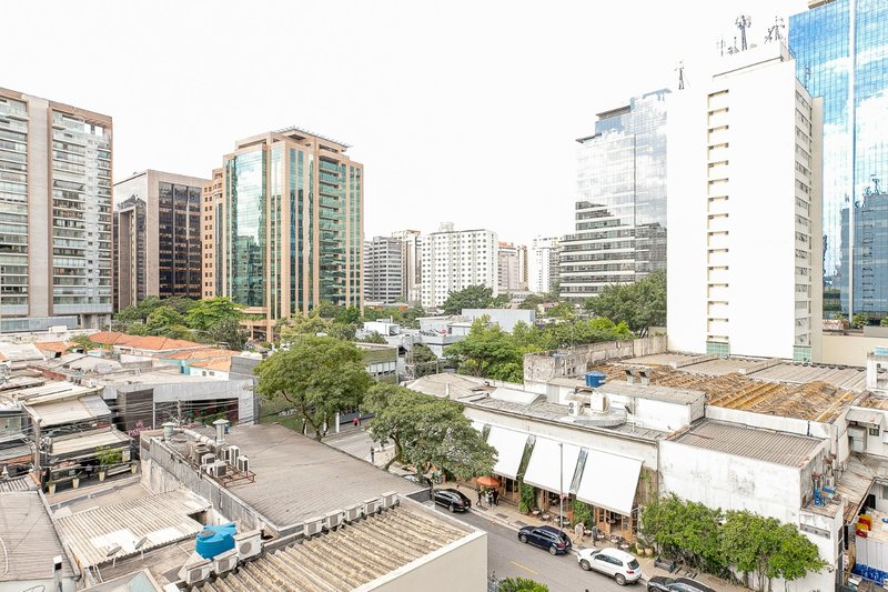 Apartamento 225m² no Itaim Bibi 3 suítes 3 vagas Rua Lopes Neto São Paulo - 