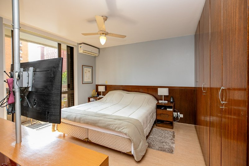 Apartamento 225m² no Itaim Bibi 3 suítes 3 vagas Rua Lopes Neto São Paulo - 