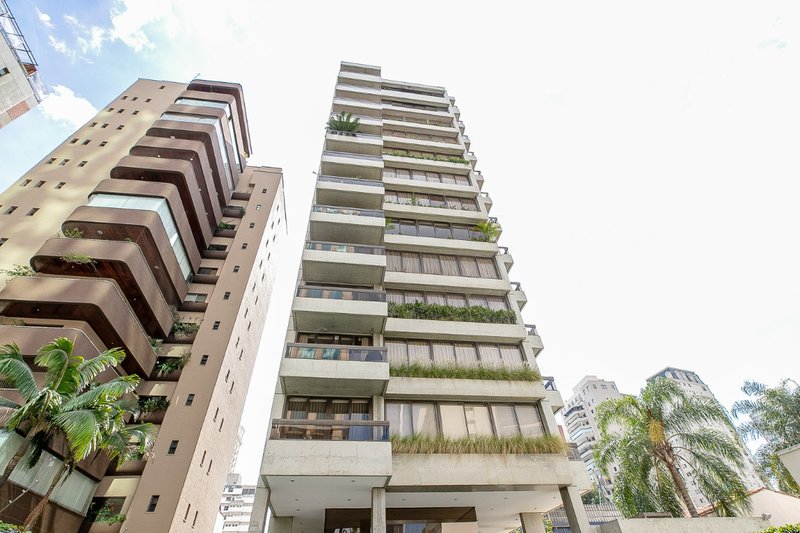 Apartamento 225m² no Itaim Bibi 3 suítes 3 vagas Rua Lopes Neto São Paulo - 