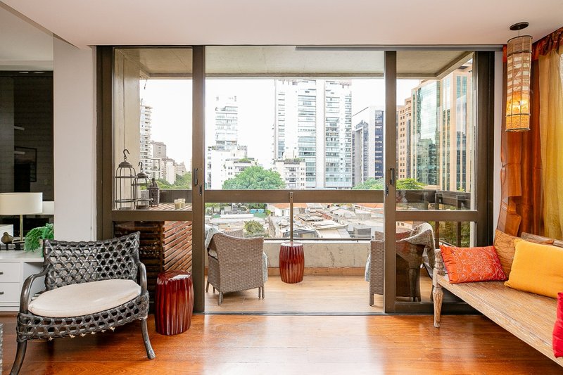 Apartamento 225m² no Itaim Bibi 3 suítes 3 vagas Rua Lopes Neto São Paulo - 