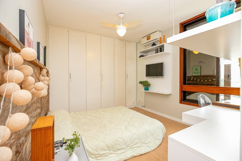 Apartamento 225m² no Itaim Bibi 3 suítes 3 vagas Rua Lopes Neto São Paulo - 