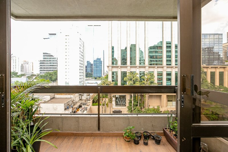 Apartamento 225m² no Itaim Bibi 3 suítes 3 vagas Rua Lopes Neto São Paulo - 
