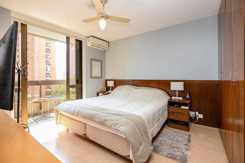 Apartamento 225m² no Itaim Bibi 3 suítes 3 vagas Rua Lopes Neto São Paulo - 