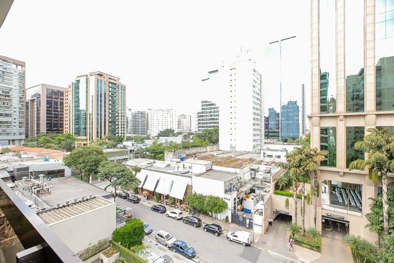 Apartamento 225m² no Itaim Bibi 3 suítes 3 vagas Rua Lopes Neto São Paulo - 
