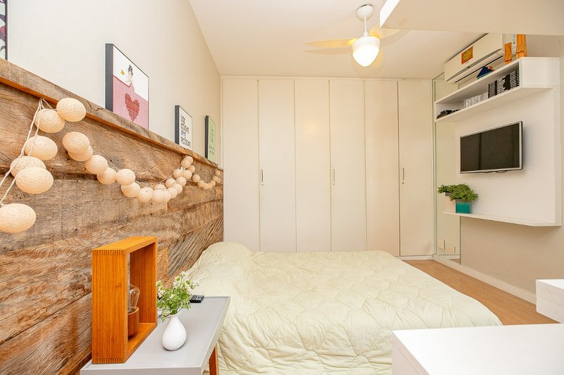 Apartamento 225m² no Itaim Bibi 3 suítes 3 vagas Rua Lopes Neto São Paulo - 