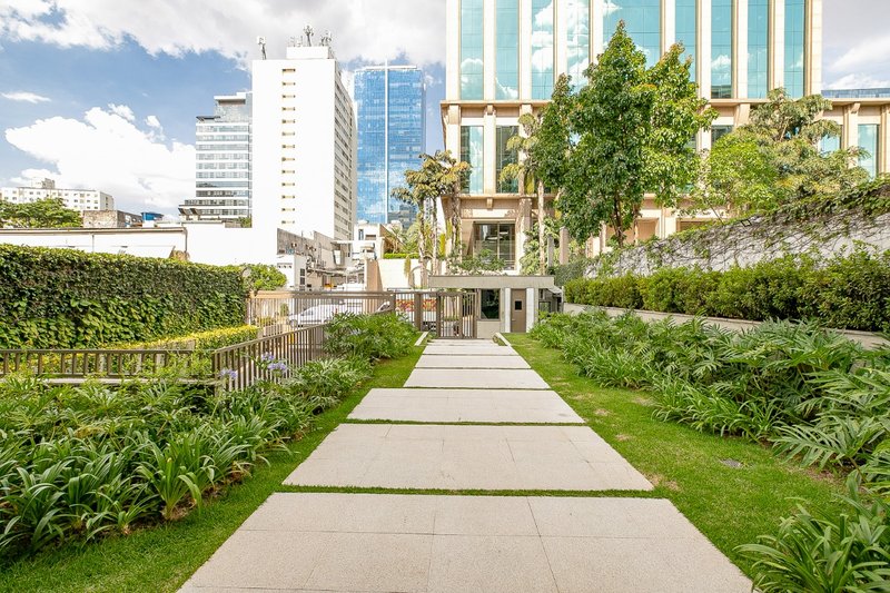 Apartamento 225m² no Itaim Bibi 3 suítes 3 vagas Rua Lopes Neto São Paulo - 