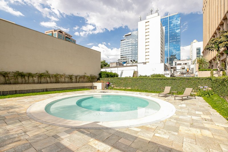 Apartamento 225m² no Itaim Bibi 3 suítes 3 vagas Rua Lopes Neto São Paulo - 