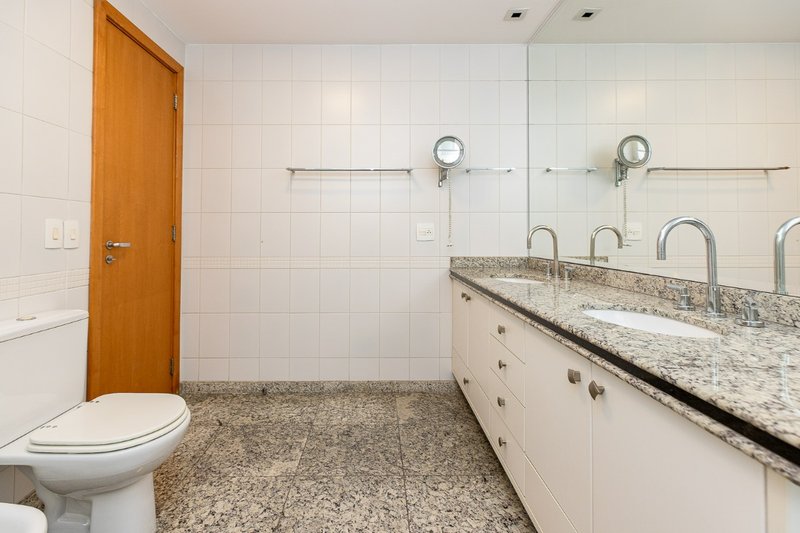 Apartamento 190m² no Jd Paulista 3 suítes 4 vagas Rua Pamplona São Paulo - 