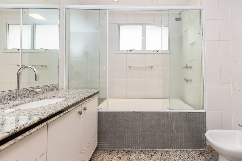 Apartamento 190m² no Jd Paulista 3 suítes 4 vagas Rua Pamplona São Paulo - 