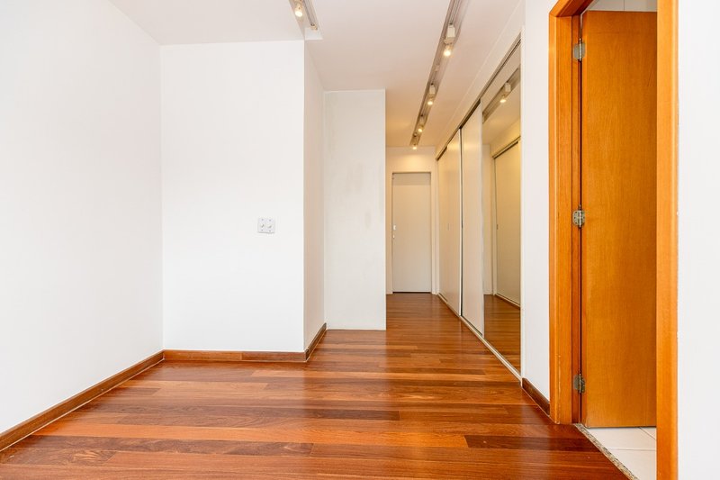 Apartamento 190m² no Jd Paulista 3 suítes 4 vagas Rua Pamplona São Paulo - 