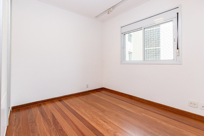 Apartamento 190m² no Jd Paulista 3 suítes 4 vagas Rua Pamplona São Paulo - 