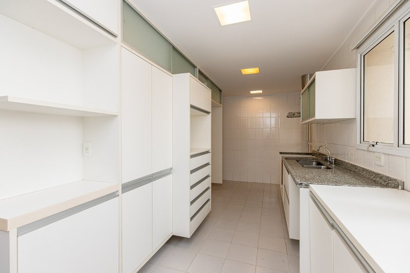 Apartamento 190m² no Jd Paulista 3 suítes 4 vagas Rua Pamplona São Paulo - 