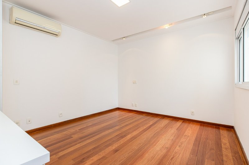 Apartamento 190m² no Jd Paulista 3 suítes 4 vagas Rua Pamplona São Paulo - 