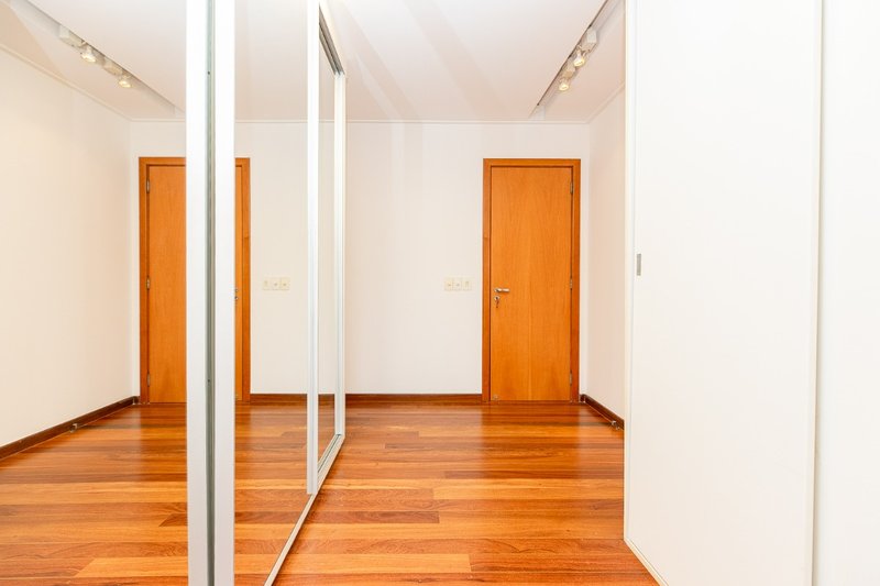 Apartamento 190m² no Jd Paulista 3 suítes 4 vagas Rua Pamplona São Paulo - 