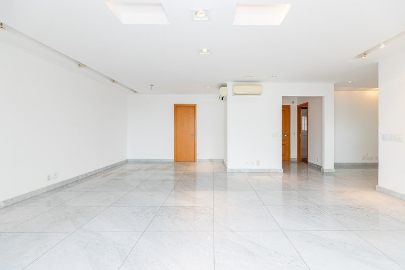 Apartamento 190m² no Jd Paulista 3 suítes 4 vagas Rua Pamplona São Paulo - 