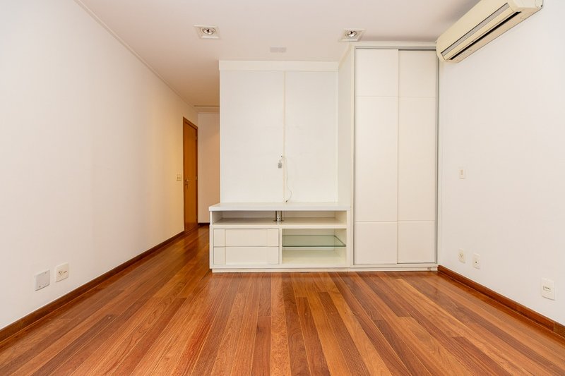 Apartamento 190m² no Jd Paulista 3 suítes 4 vagas Rua Pamplona São Paulo - 