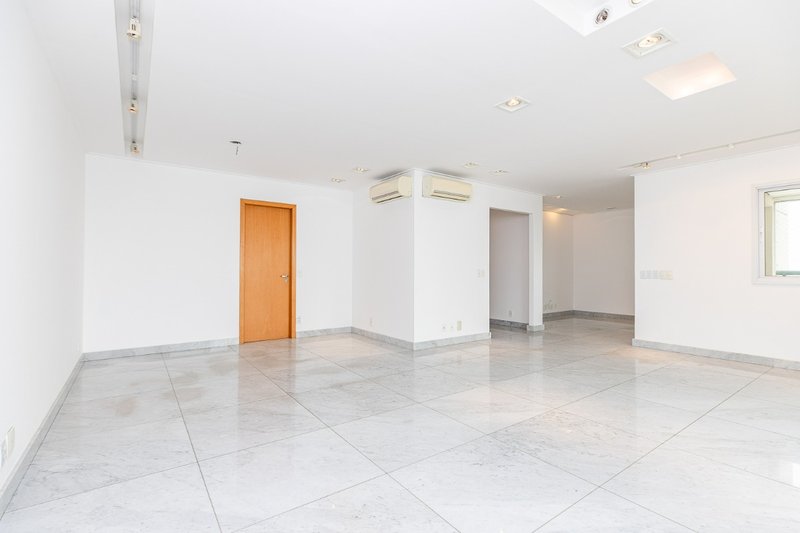 Apartamento 190m² no Jd Paulista 3 suítes 4 vagas Rua Pamplona São Paulo - 