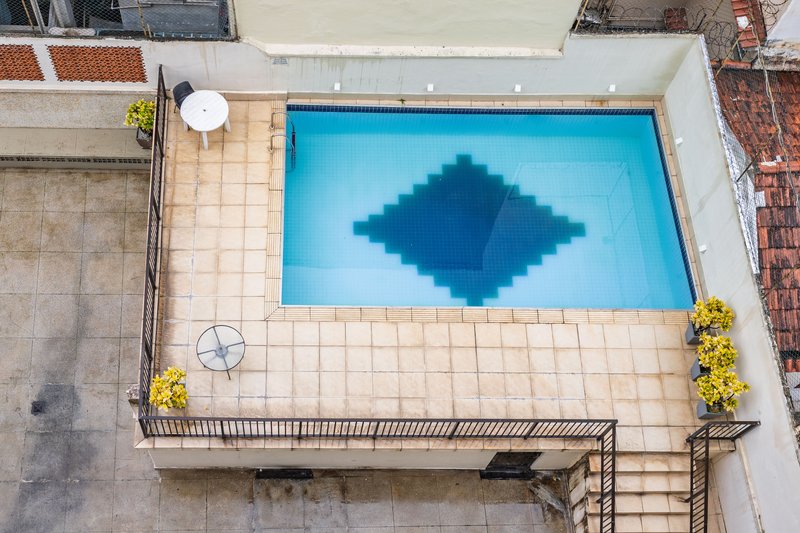 Um apartamento grande, bem resolvido e pronto para viver bem ao lado do metrô Afonso Pena! Rua Campos Sales Rio de Janeiro - 