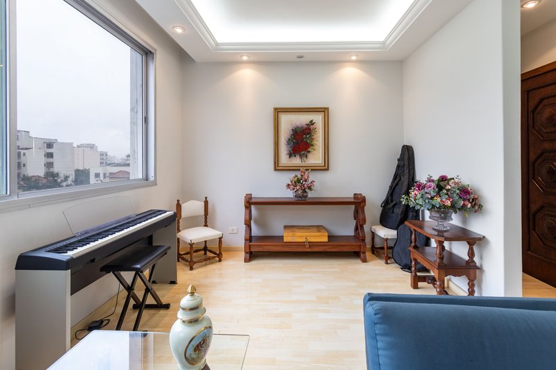 Um apartamento grande, bem resolvido e pronto para viver bem ao lado do metrô Afonso Pena! Rua Campos Sales Rio de Janeiro - 