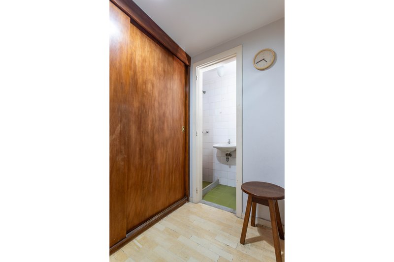 Um apartamento grande, bem resolvido e pronto para viver bem ao lado do metrô Afonso Pena! Rua Campos Sales Rio de Janeiro - 