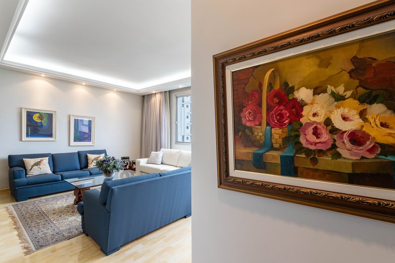 Um apartamento grande, bem resolvido e pronto para viver bem ao lado do metrô Afonso Pena! Rua Campos Sales Rio de Janeiro - 