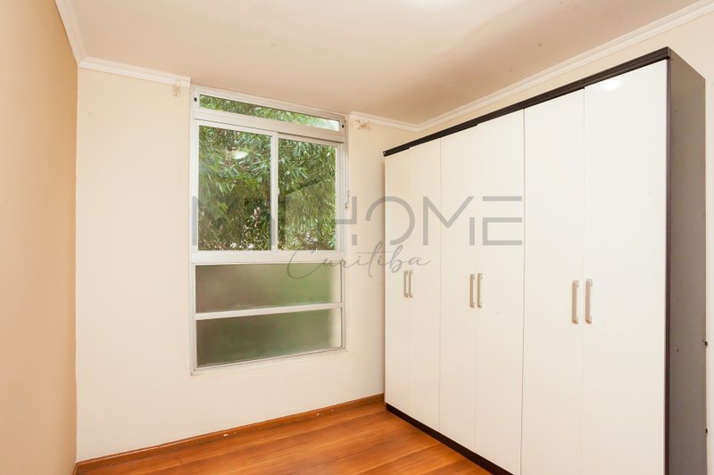 APARTAMENTO À VENDA NO NOVO MUNDO COM 3 QUARTOS - 1 VAGA DE GARAGEM COBERTA Rua Doutor José Palú Curitiba - 