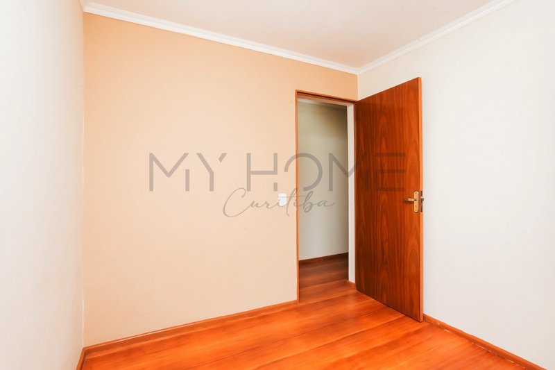 APARTAMENTO À VENDA NO NOVO MUNDO COM 3 QUARTOS - 1 VAGA DE GARAGEM COBERTA Rua Doutor José Palú Curitiba - 