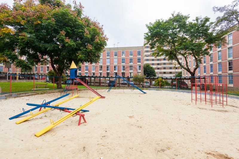 APARTAMENTO À VENDA NO NOVO MUNDO COM 3 QUARTOS - 1 VAGA DE GARAGEM COBERTA Rua Doutor José Palú Curitiba - 