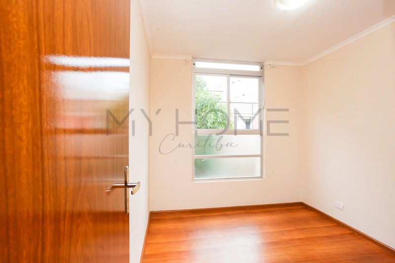APARTAMENTO À VENDA NO NOVO MUNDO COM 3 QUARTOS - 1 VAGA DE GARAGEM COBERTA Rua Doutor José Palú Curitiba - 