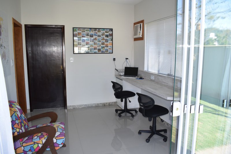 Casa de 230,00 m² - RODEIO - 