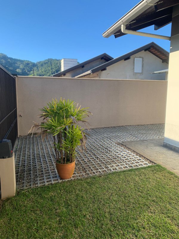 Casa de 230,00 m² - RODEIO - 