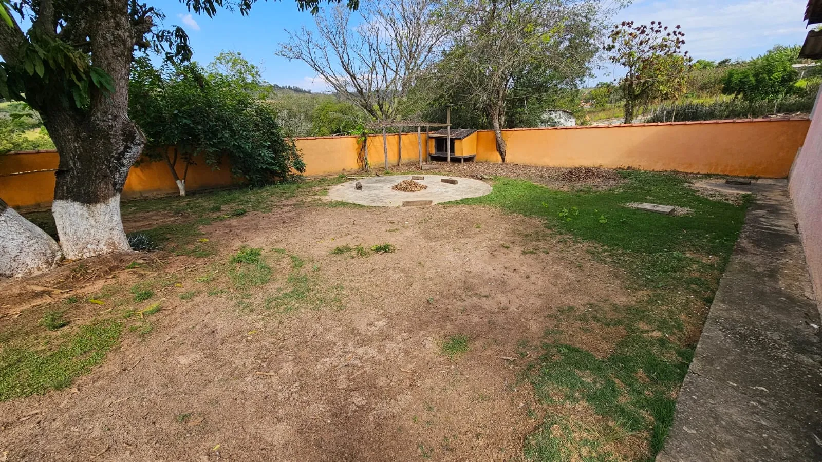 Chacara &agrave; VENDA, 1300m - 3 Dorm. 1 Su&iacute;te - Energia Solar - R$ 430.000 - Ara&ccedil;oiaba da Serra Estrada de Aparecida Araçoiaba da Serra - 